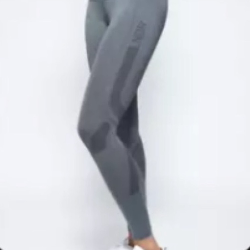 LNDR Grey Reflecting Running Leggings
